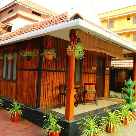 Guruvayur Heritage By Nexstay Guruvāyūr Exterior foto